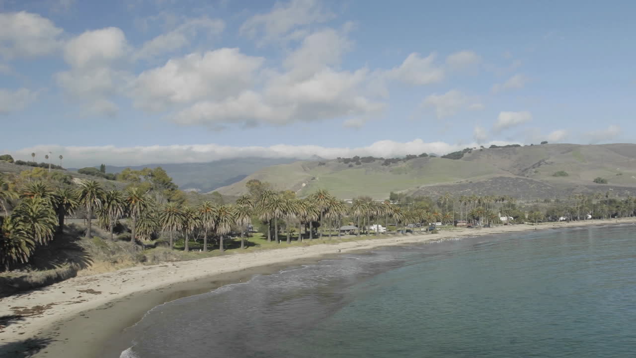 refugio 해변 주립 공원 캘리포니아를 통과하는 구름의 패닝 시간 경과