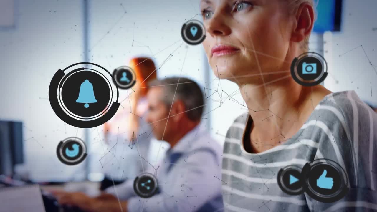 animación de una red de conexiones con iconos sobre una mujer de negocios caucásica