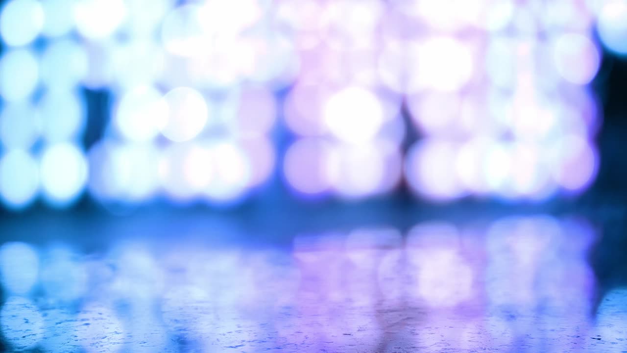 fondo de bokeh azul abstracto de la luz de la linterna thai lanna por la noche. conceptos de celebración en el festival yi peng.