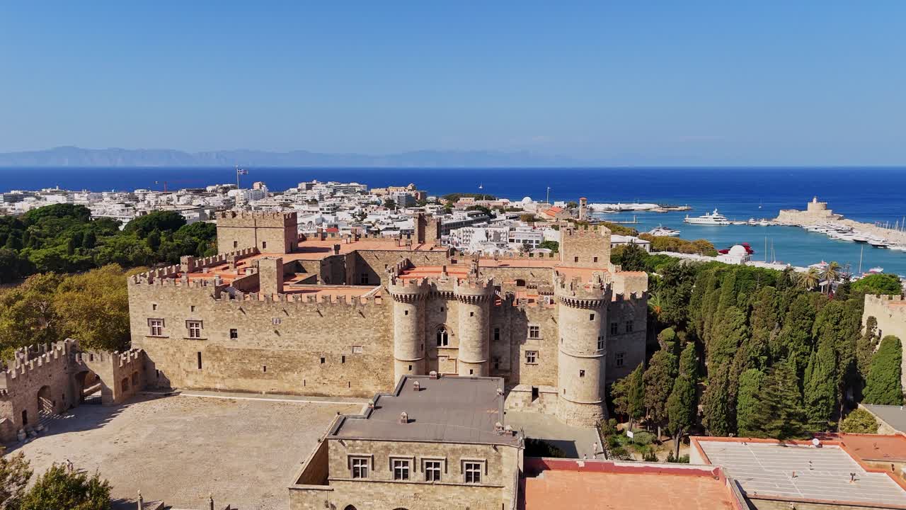 Vista aerea del Palazzo del Gran Maestro a Rodi, Grecia