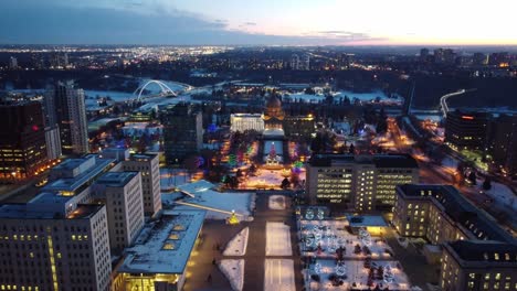 4K-Dämmerungsluftaufnahme-Mit-Panaramischer-Perspektive-Postmoderne-Gebäude-Der-Provinzgesetzgebung-Mit-Einer-Beaux-Arts-Kuppeldachstruktur-In-Der-Winterhauptstadt-Edmonton-Alberta-Kanada-1-4