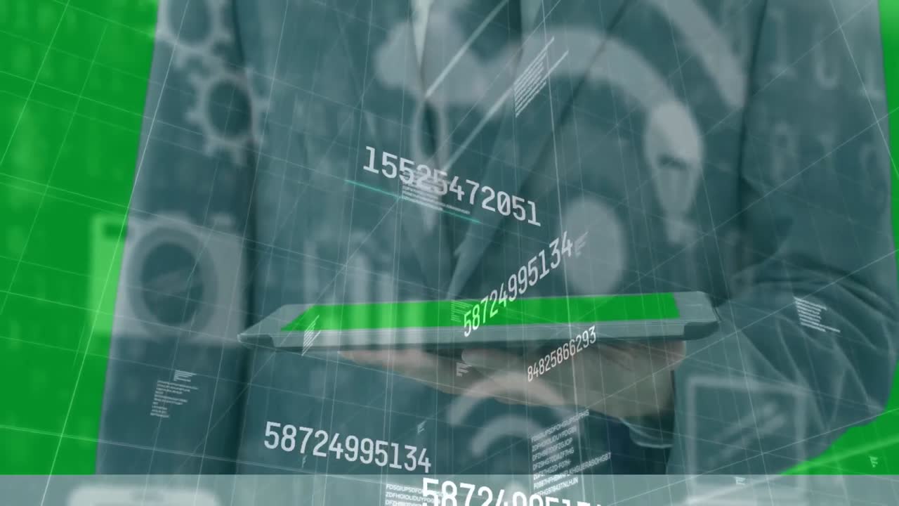 태블릿을 사용하는 사람과 함께 변화하는 숫자와 아이콘의 애니메이션