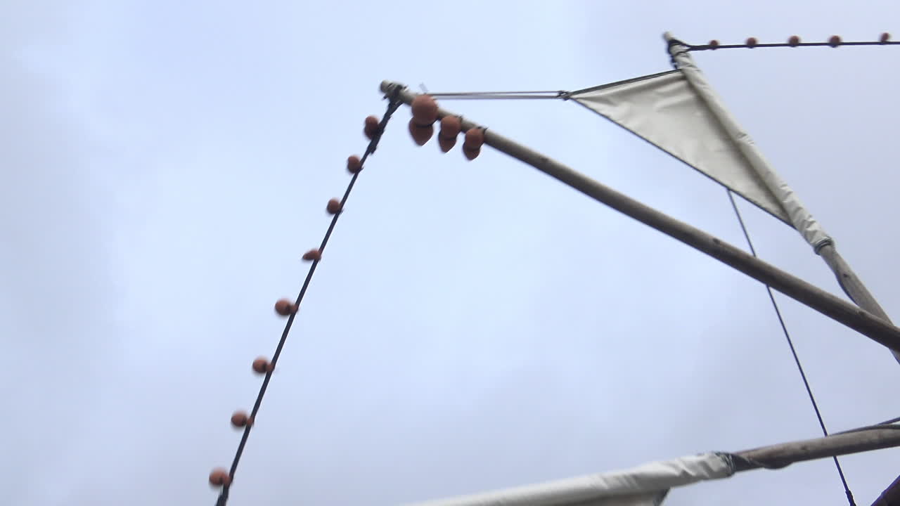 오래된 파란색과 흰색 풍차