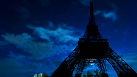 tour eiffel timelapse at night with fullmoon