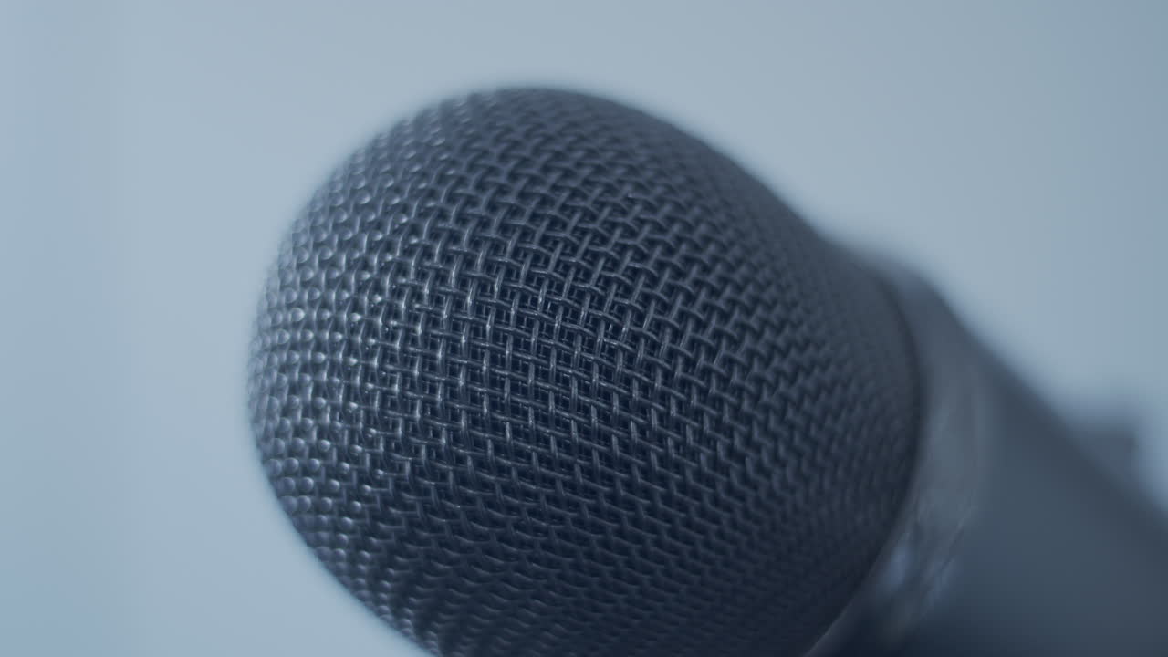 alejarse de un micrófono 01