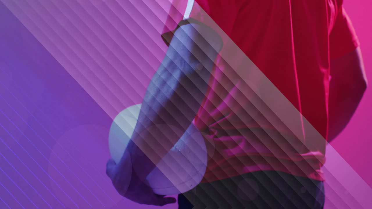 animación de la bandera de francia sobre un jugador de rugby afroamericano con una pelota