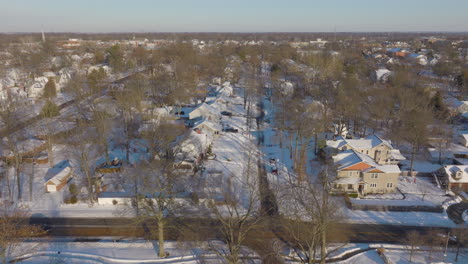 Empujar-Hacia-Adelante-Sobre-El-Barrio-De-Kirkwood-En-Un-Día-De-Invierno-Con-Nieve