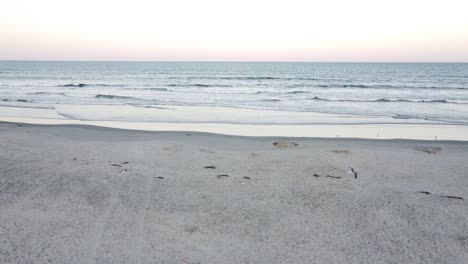 Paisaje-Marino-Con-Olas-De-La-Playa-De-Arena-En-Avalon,-Nueva-Jersey,-Estados-Unidos