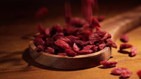 Goji,-Goji-Beere-Oder-Wolfsbeere-Ist-Die-Frucht-Von-Lycium-Barbarum-Oder-Lycium-Chinense