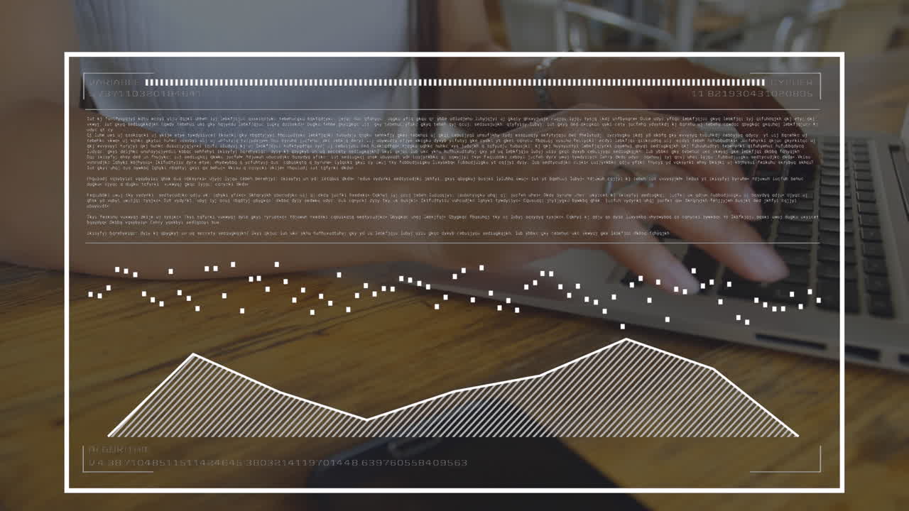 그래프, 데이터, 로딩 바의 애니메이션 노트북에서 일하는 백인 여성의 중간 부분