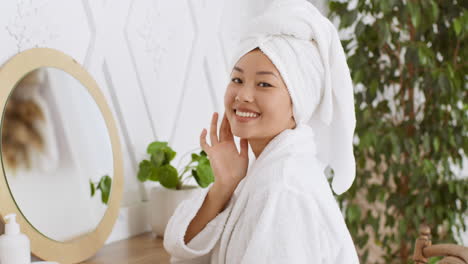 woman doing skincare routine