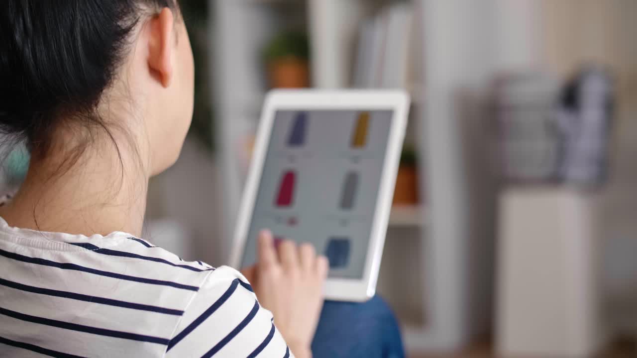 video de un hombre enfermo con gripe severa