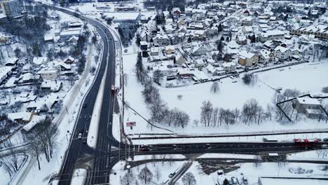 Revelando-Vilnius,-Lituania:-La-Nieve-Del-Invierno-Cubre-El-Paisaje-Urbano