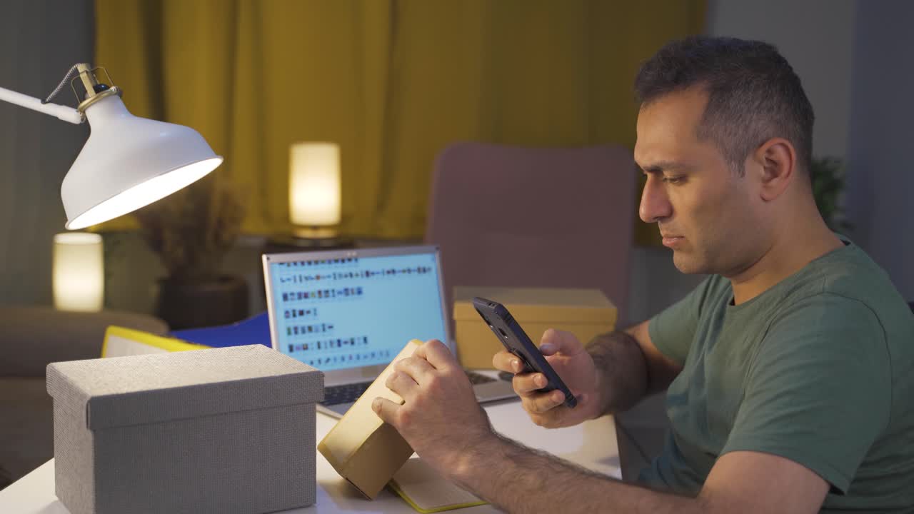 Man selling products in online store. Counting money.