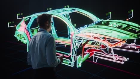 start-up innovadora de energía verde: ingeniero que diseña un automóvil eléctrico utilizando una tableta y una gran pantalla de pared para analizar el prototipo. concepto para un vehículo sostenible y neutral en carbono