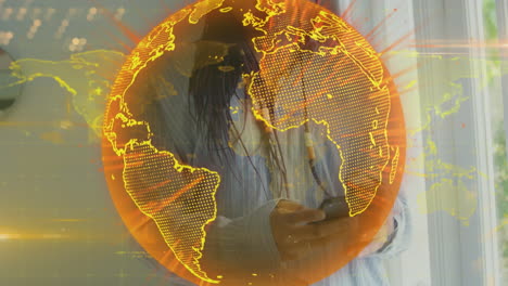 animatie van de wereldbol met verbindingen over vrouw met behulp van smartphone