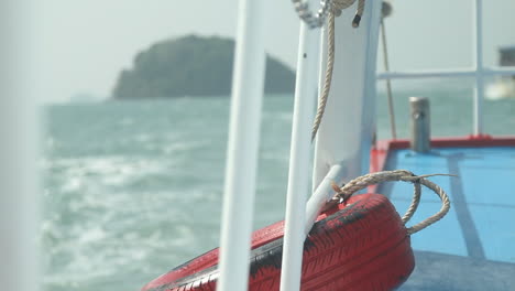 Boat-in-the-ocean-of-the-coast-of-Thailand,-boat-moving-