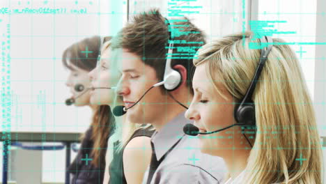 animazione dell'elaborazione dei dati su uomini d'affari che utilizzano cuffie telefoniche