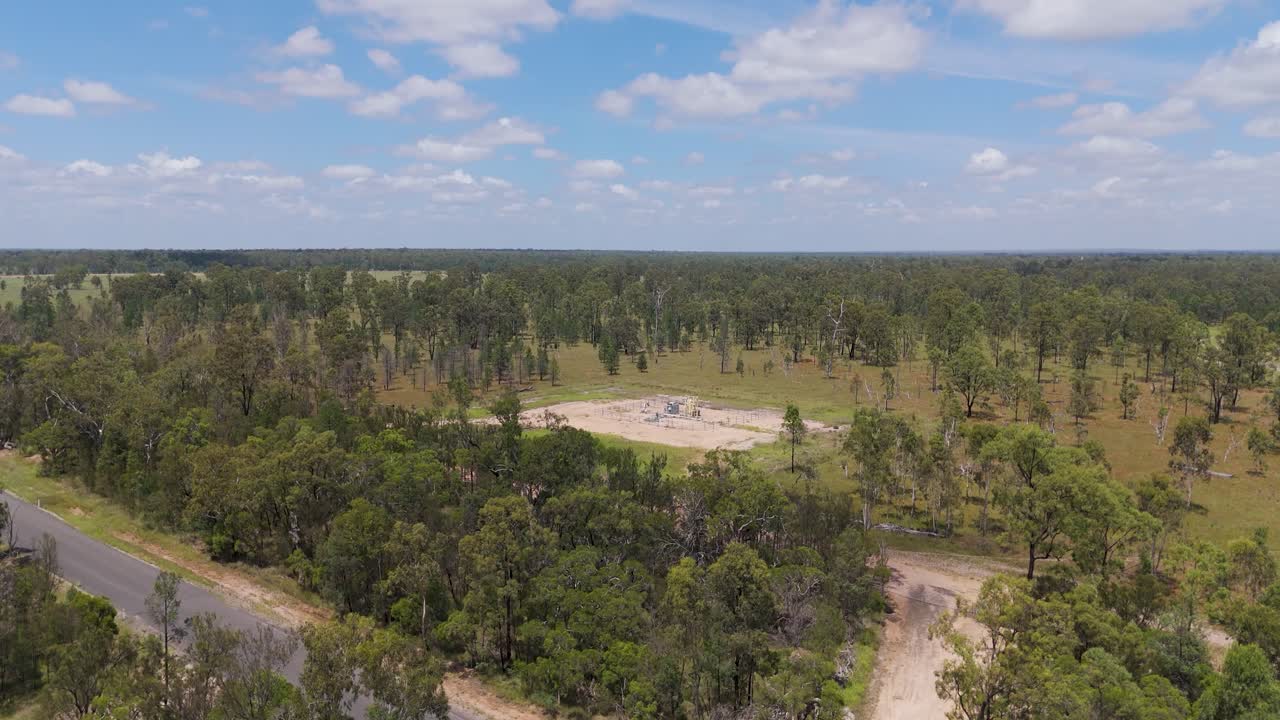 imágenes aéreas de una operación de extracción de gas