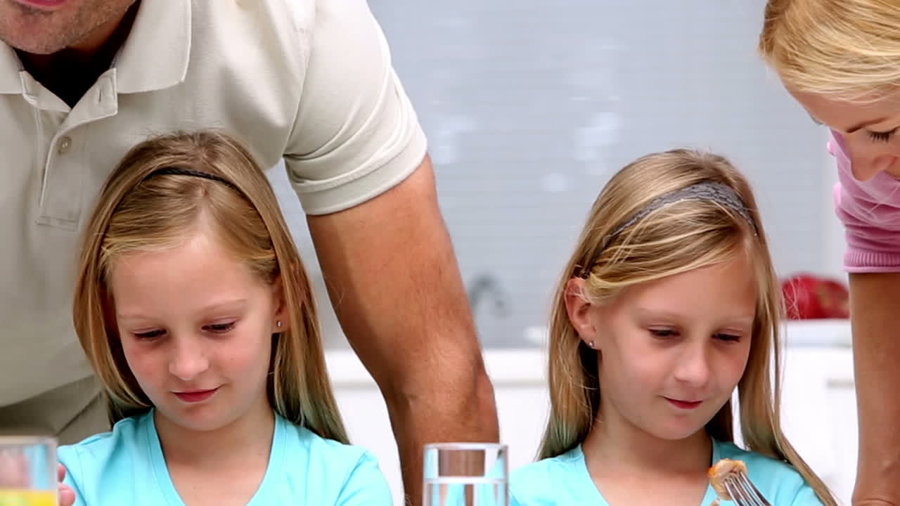 먹기를 거부하는 딸들