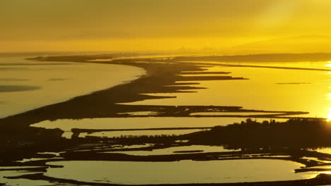 Goldener-Sonnenuntergang-über-Sete,-Frankreich;-Ideales-Archivmaterial