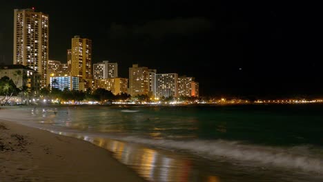 waikiki beach at night