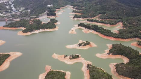 Vista-Aérea-Del-Embalse-Superior-De-Tai-Lam-En-Hong-Kong