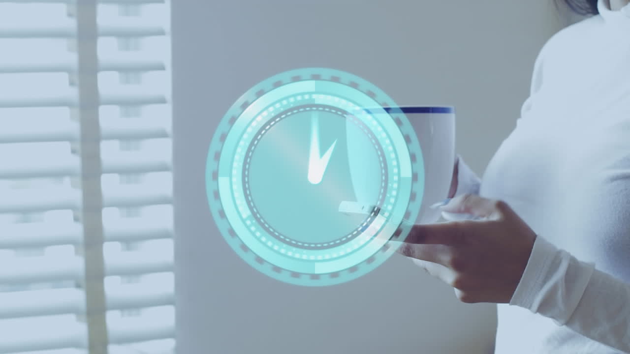 스마트폰을 사용하는 여성 위에 빠르게 움직이는 시계의 애니메이션