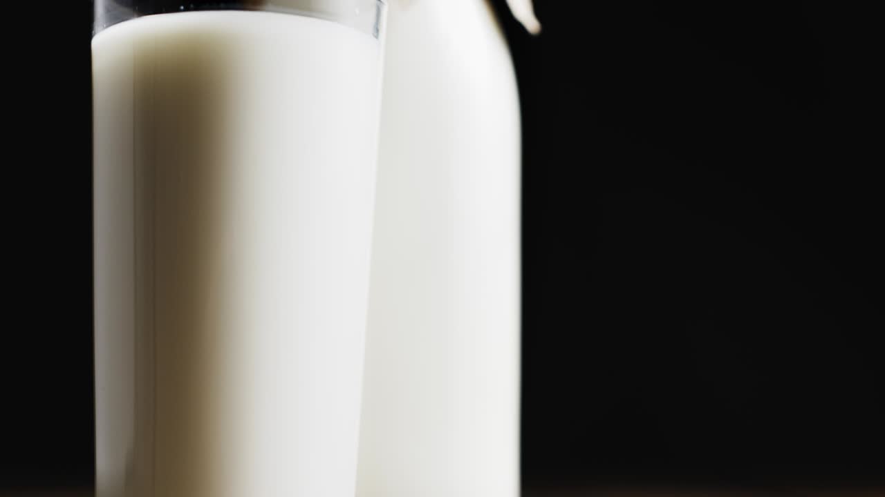 un vaso de leche