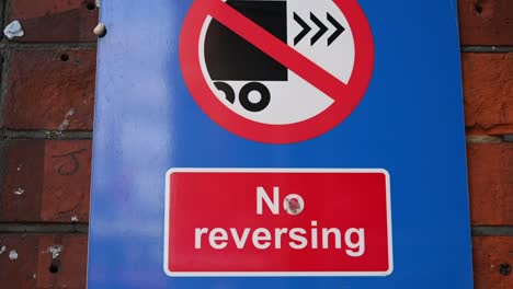 please, no reversing in this area