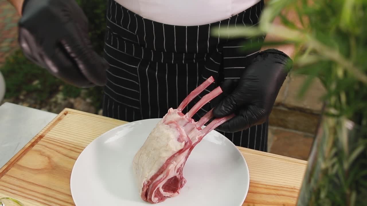 preparación de las costillas de cordero