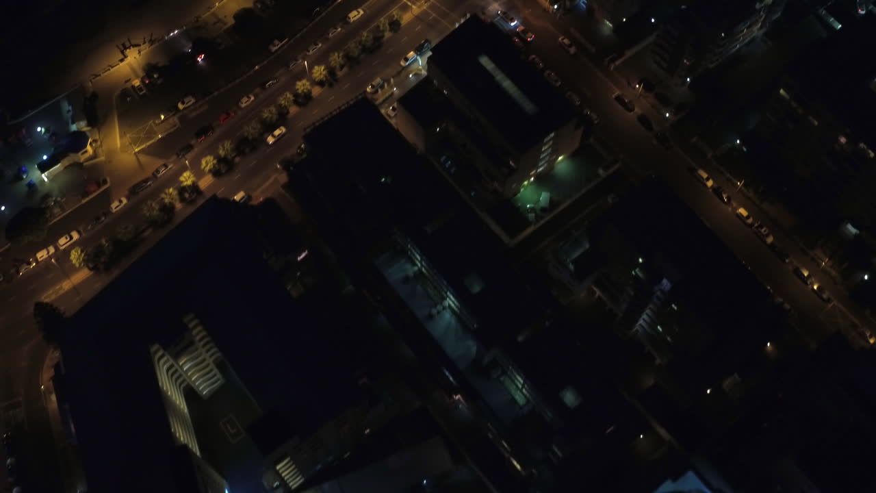 야간 교통을 통해 이동