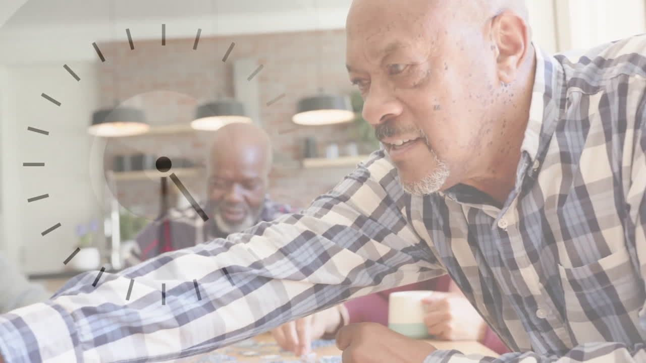 다양한 노인들이 퍼즐을 하는 시계 애니메이션