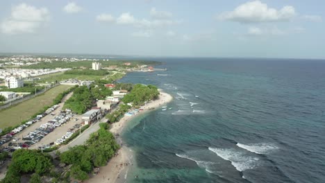 Toller-Drohnenschuss,-Weißer-Sand-Am-Strand-Von-La-Caleta-Und-Kristallklares-Wasser