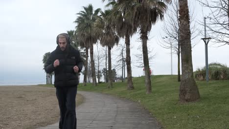 jogrót joven en el parque