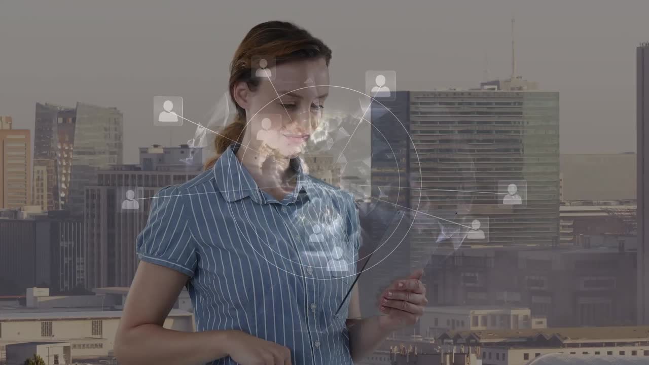 animación de una mujer de negocios caucásica usando tableta y red de conexiones sobre el paisaje urbano
