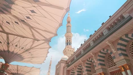 clips video of exterior view of  masjidil nabawi (nabawi mosque) in medina. 24 frame rate clips