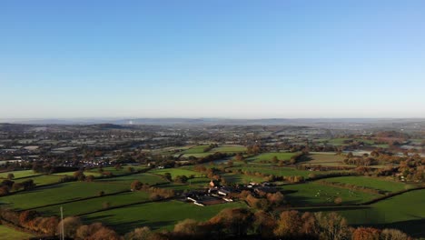 Antena-Vista-Giratoria-Mirando-A-Través-Del-Valle-De-Culm-Desde-Culmstock-Beacon-Devon,-Inglaterra