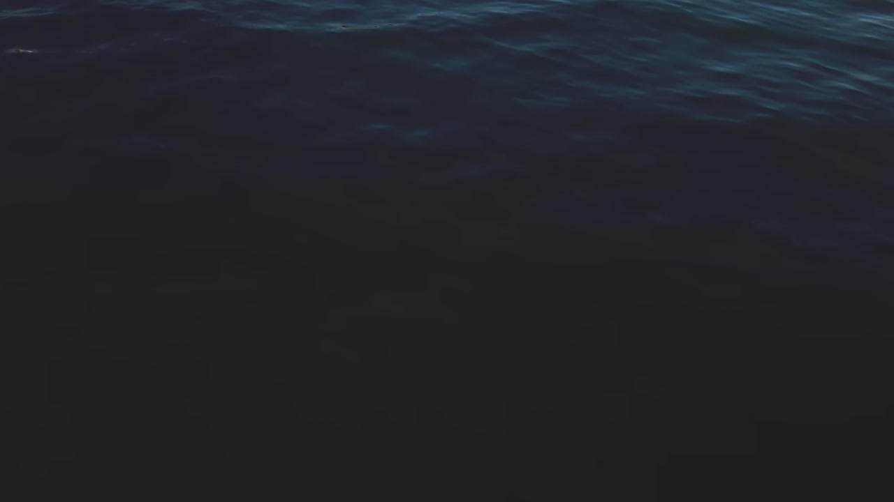 простая петля из темных океанских волн
