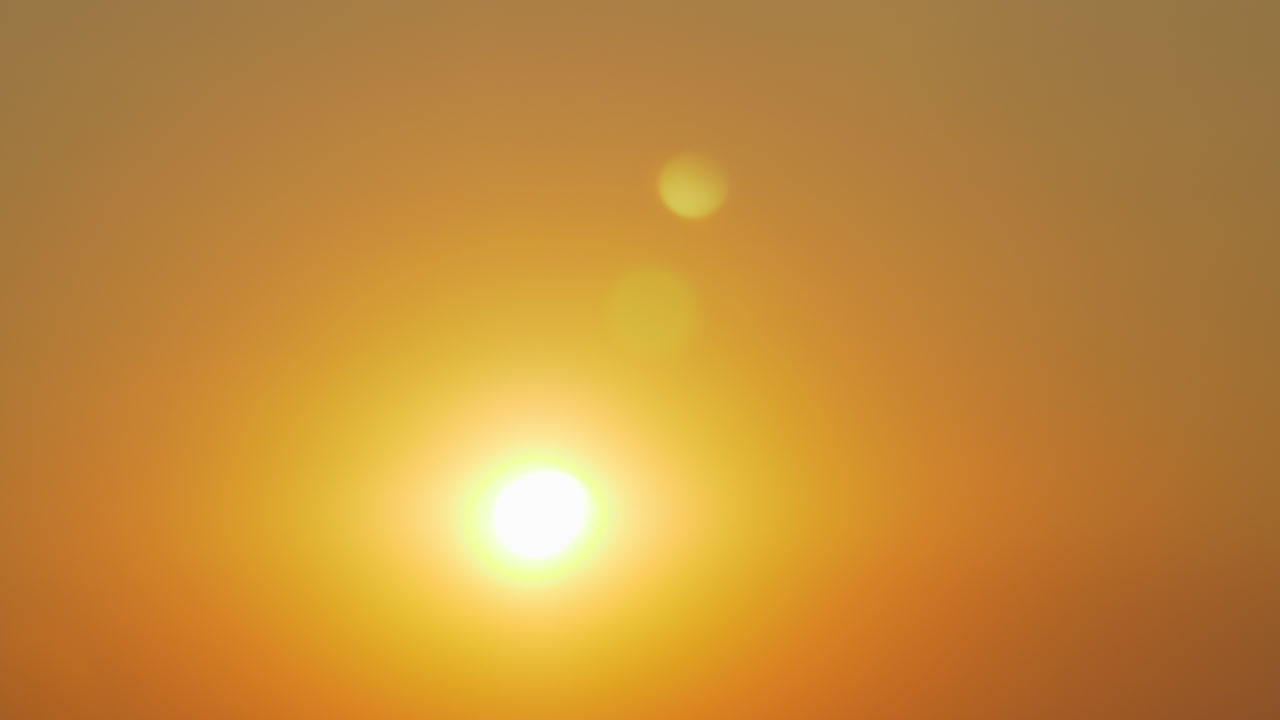 은 하늘에서 해가 지는 것