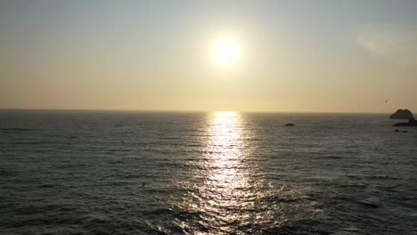 puesta de sol sobre el océano pacífico desde el norte de ca