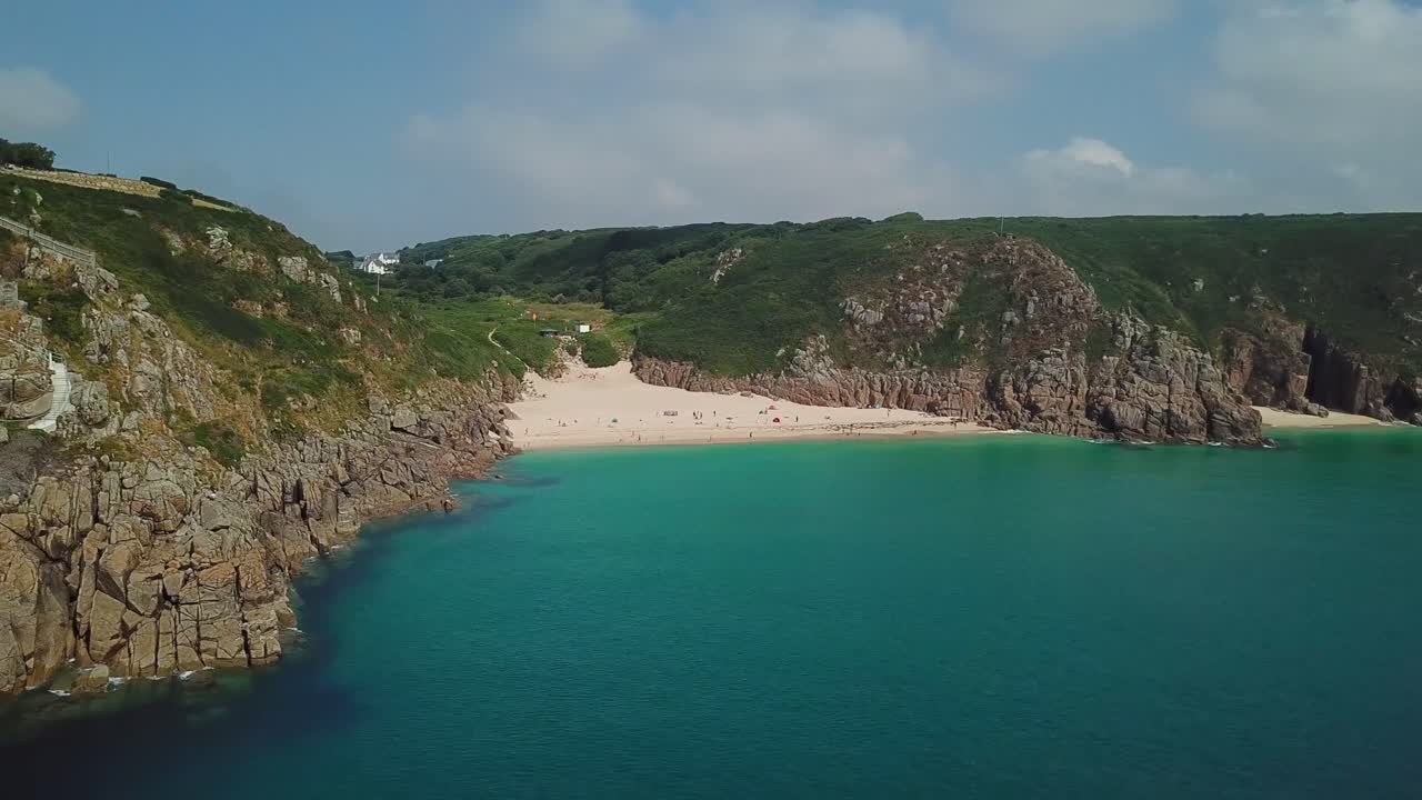 porthcurno 해변과 청록색 바다, 여름에는 콘월 해안, 조감도