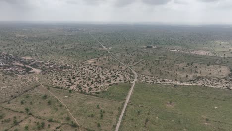 Drohnenschuss-Vogelperspektive-Tharparkar-Von-Oben-Schnelle-Wolken-Und-Sonnenschein