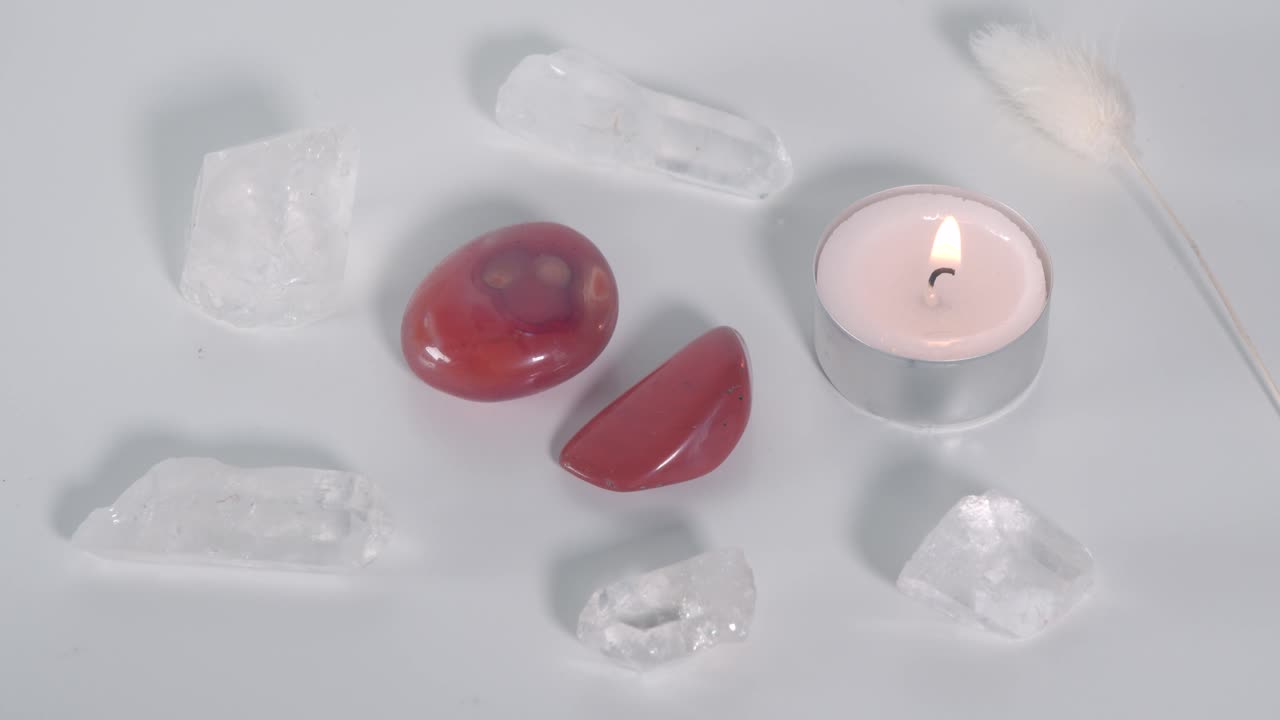 Red jasper and clear quartz gemstones