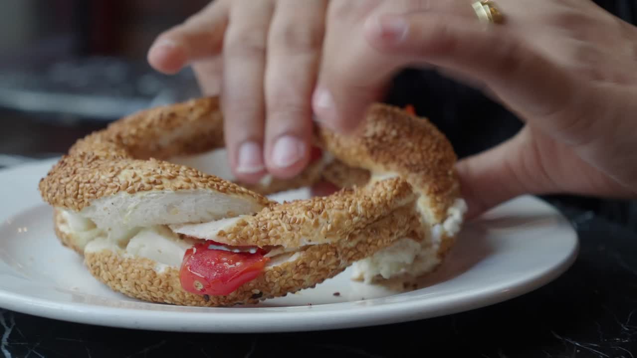 Simit with Tomato and Cheese