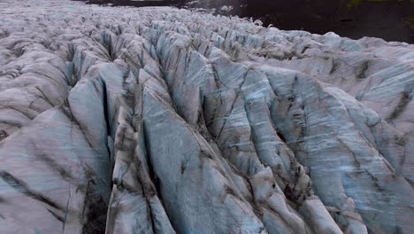 el glaciar svinafellsjokull en el vatnajokull, en islandia.