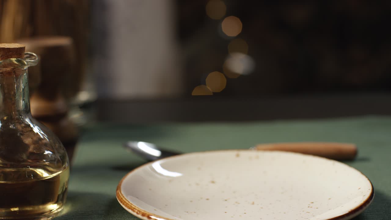 un plato de sopa rusa (borscht)