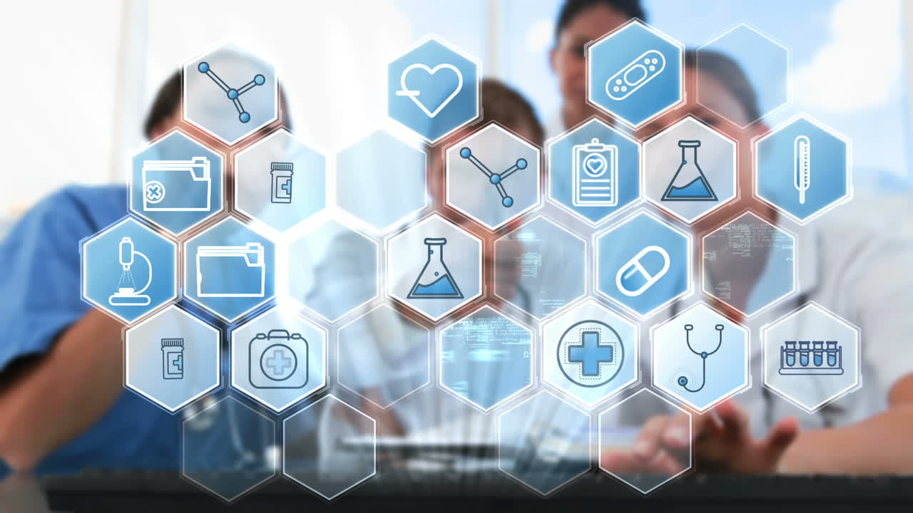 equipo de médicos utilizando una pantalla de interfaz digital