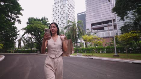 woman shopping in the city