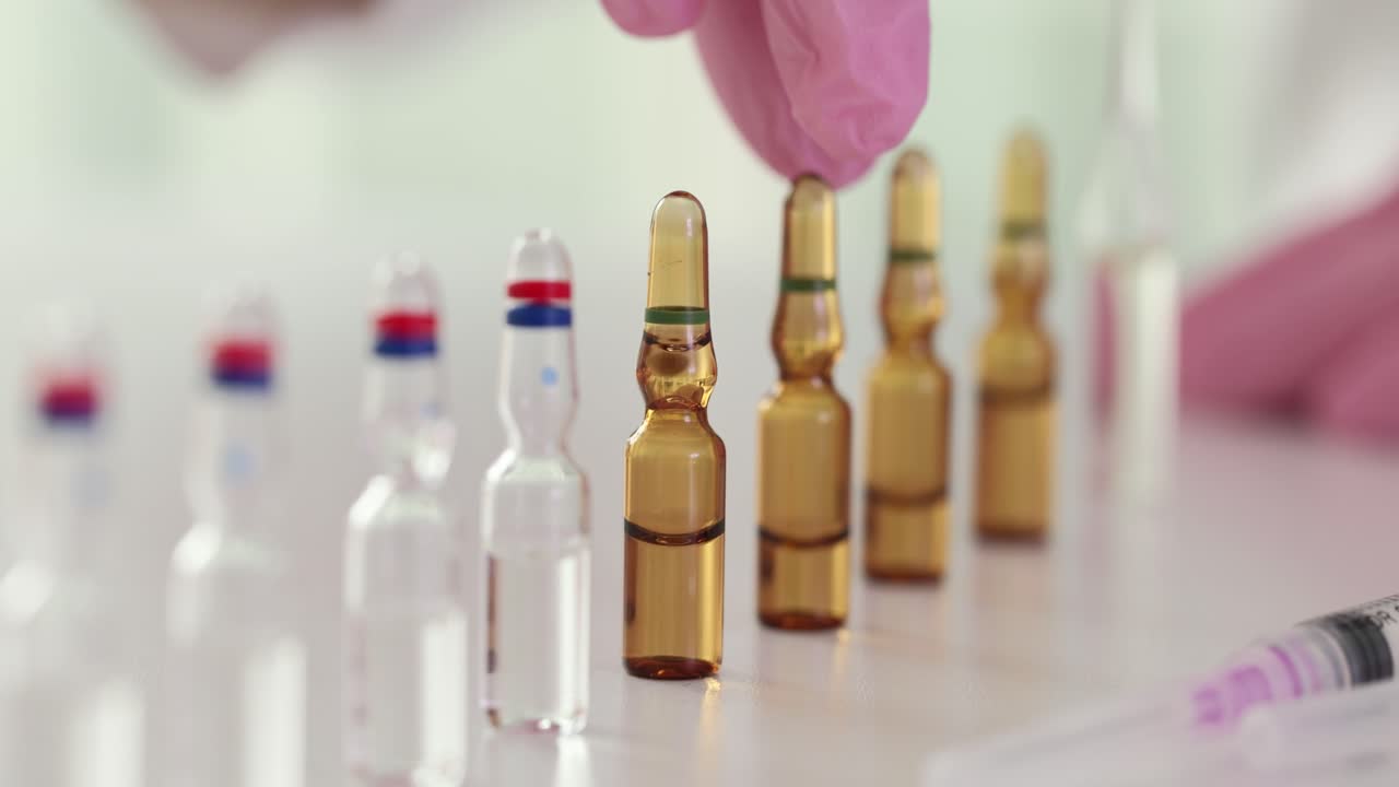 Medical Ampoules and Syringe for Vaccine or Treatment